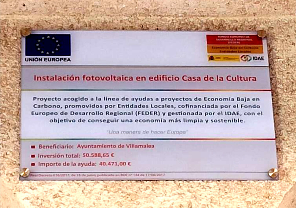 Placa en el ayuntamiento